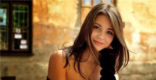 乌克兰女医官爆料视频,揭露战地医院惊人真相  第3张