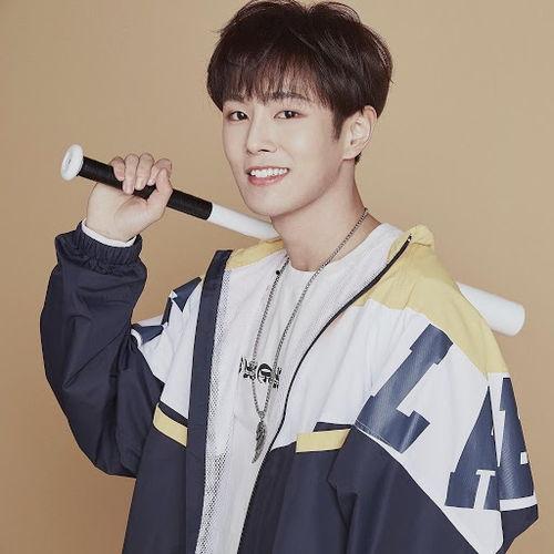 最新八卦爆料李汶翰,神秘女友身份引网友热议  第3张 最新八卦爆料李汶翰,神秘女友身份引网友热议  第3张