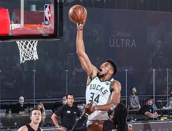 shams最新爆料字母,揭秘Shams最新爆料背后的篮球巨星故事  第2张 shams最新爆料字母,揭秘Shams最新爆料背后的篮球巨星故事  第2张